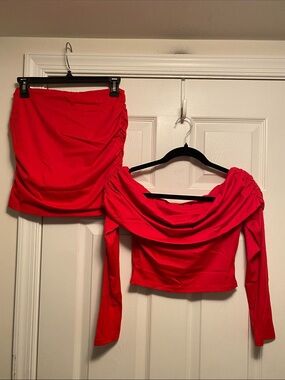 Gobles Red Off-Shoulder Crop Top and Mini Skirt Set…size S